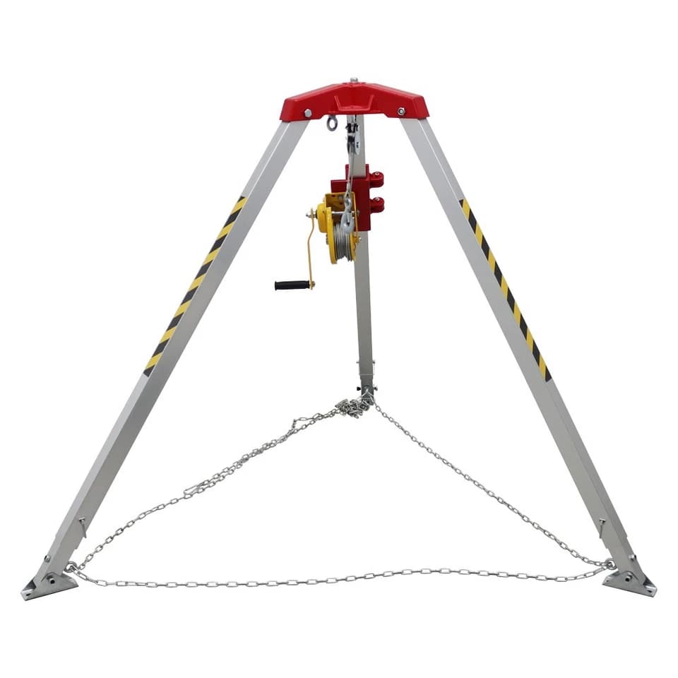 Tripod with shortened legs and the winch facing the viewer